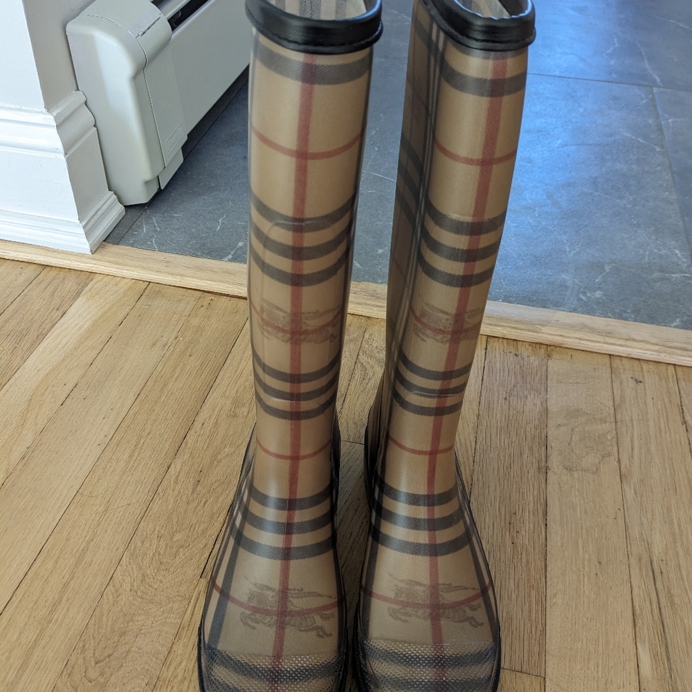 Burberry Rainboots Haymarket Classic Check size 39 (US women's 9) - Picture 8 of 13